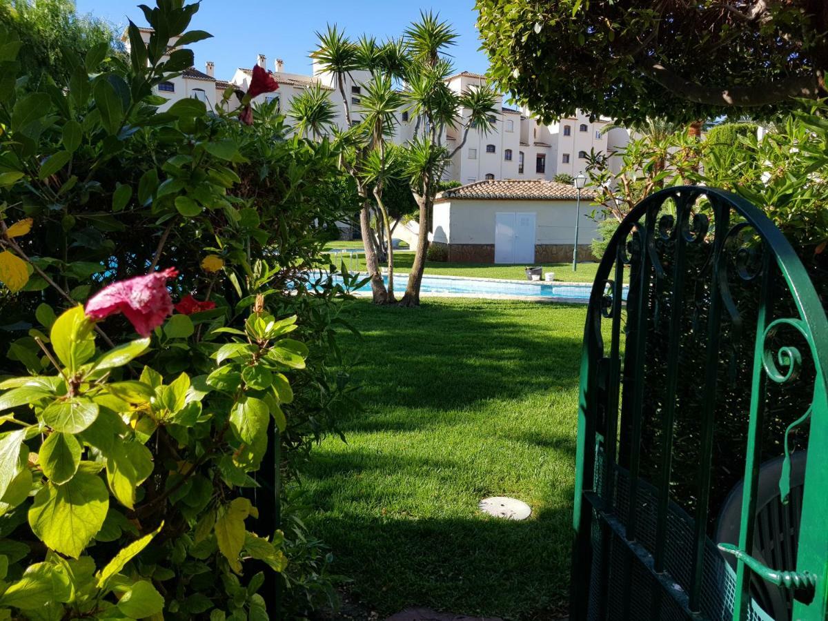 JAVEA - La Isla Bagian luar foto