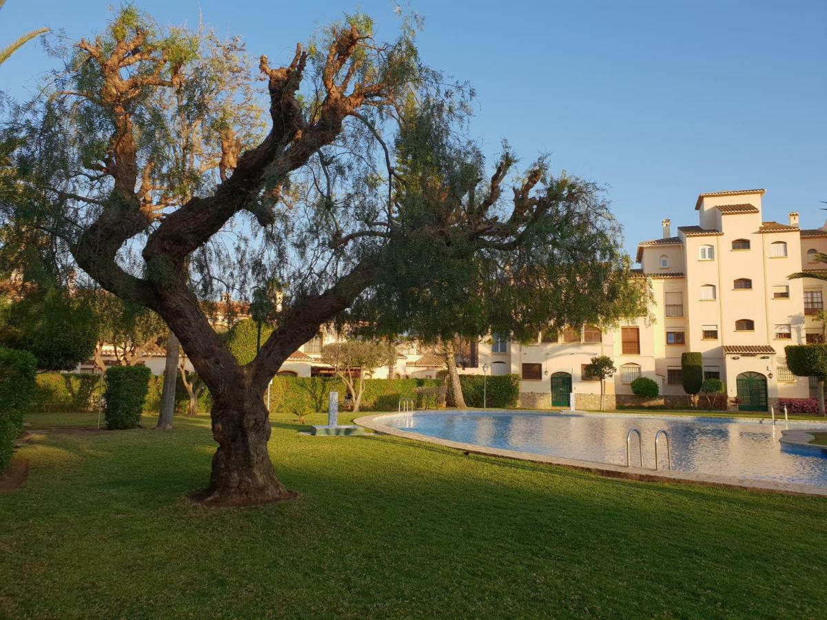 JAVEA - La Isla Bagian luar foto